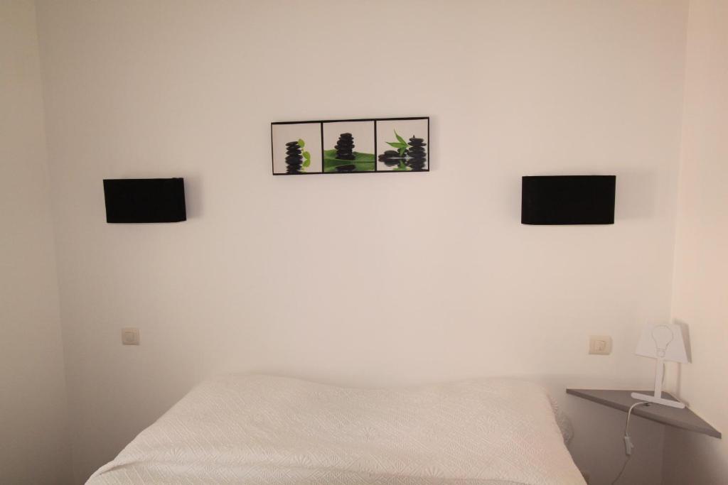 Hotel Le 5 Martigues Oda fotoğraf